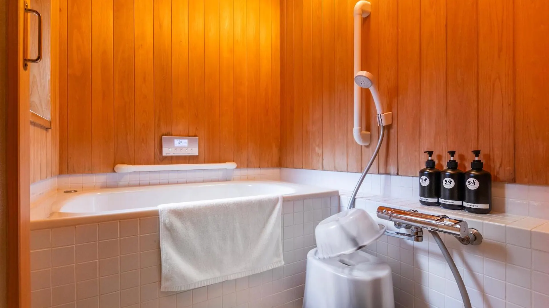 Shiki Homes Machiya Mei 町家明 Kyoto Semesterbostad